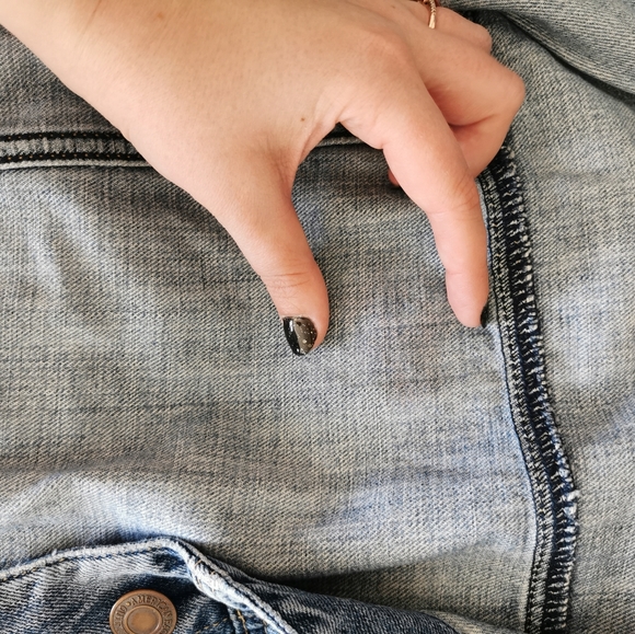 American Eagle Jean Vest - Picture 3 of 5